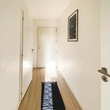 Apartment Le Hesingue- Near Airport, Swiss & German Board *