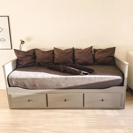 Le Hesingue- Near Airport, Swiss & German Board Apartment *