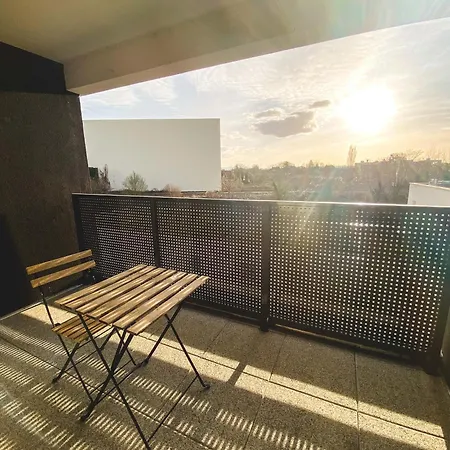 Le Hesingue- Near Airport, Swiss & German Board Apartment