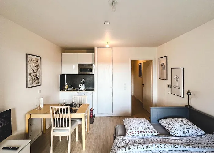 Apartamento Le Hesingue- Near Airport, Swiss & German Board *