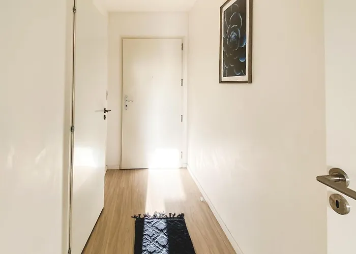 Apartamento Le Hesingue- Near Airport, Swiss & German Board *