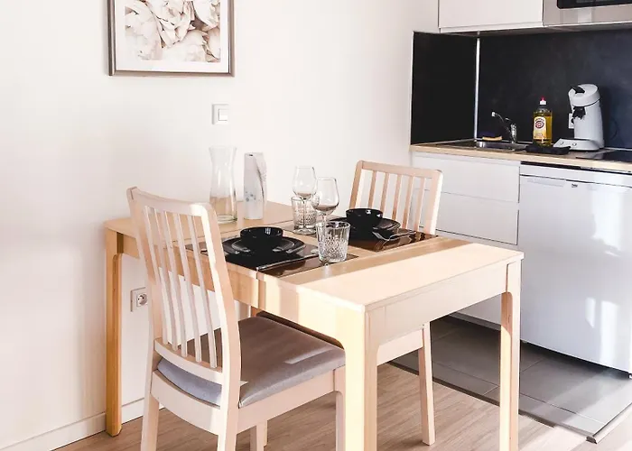 Le Hesingue- Near Airport, Swiss & German Board Apartamento *